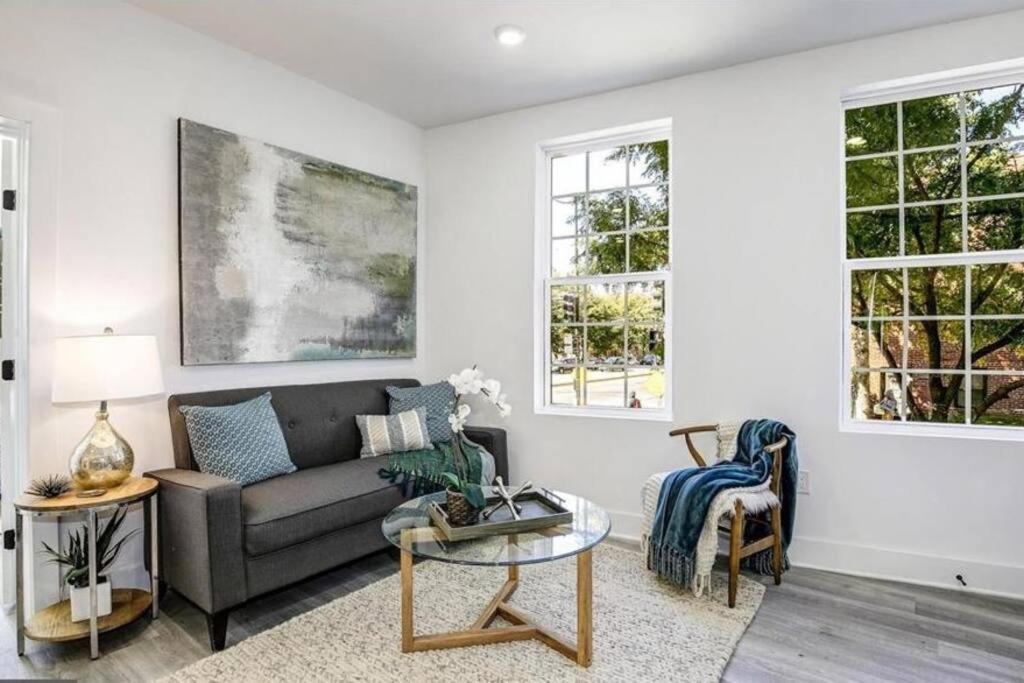 Charming Capitol Hill Home With Stunning Views! Washington Exterior photo